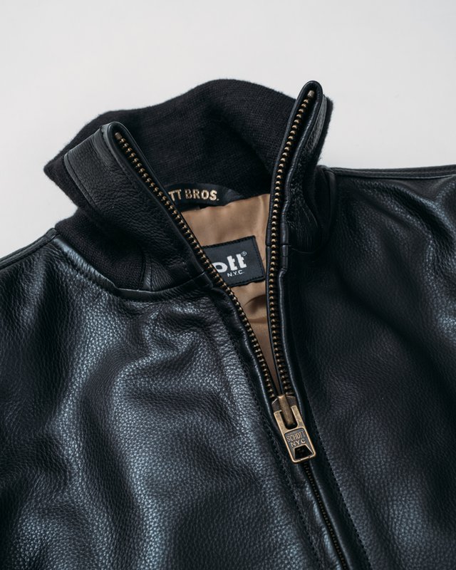 Style 2404W Black Detail